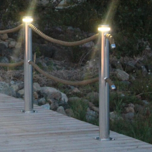 Edelstahl Outdoor Geländerpfosten 89mm mit LED Beleuchtung Edelstahl Outdoor Geländerpfosten 89mm mit LED Beleuchtung