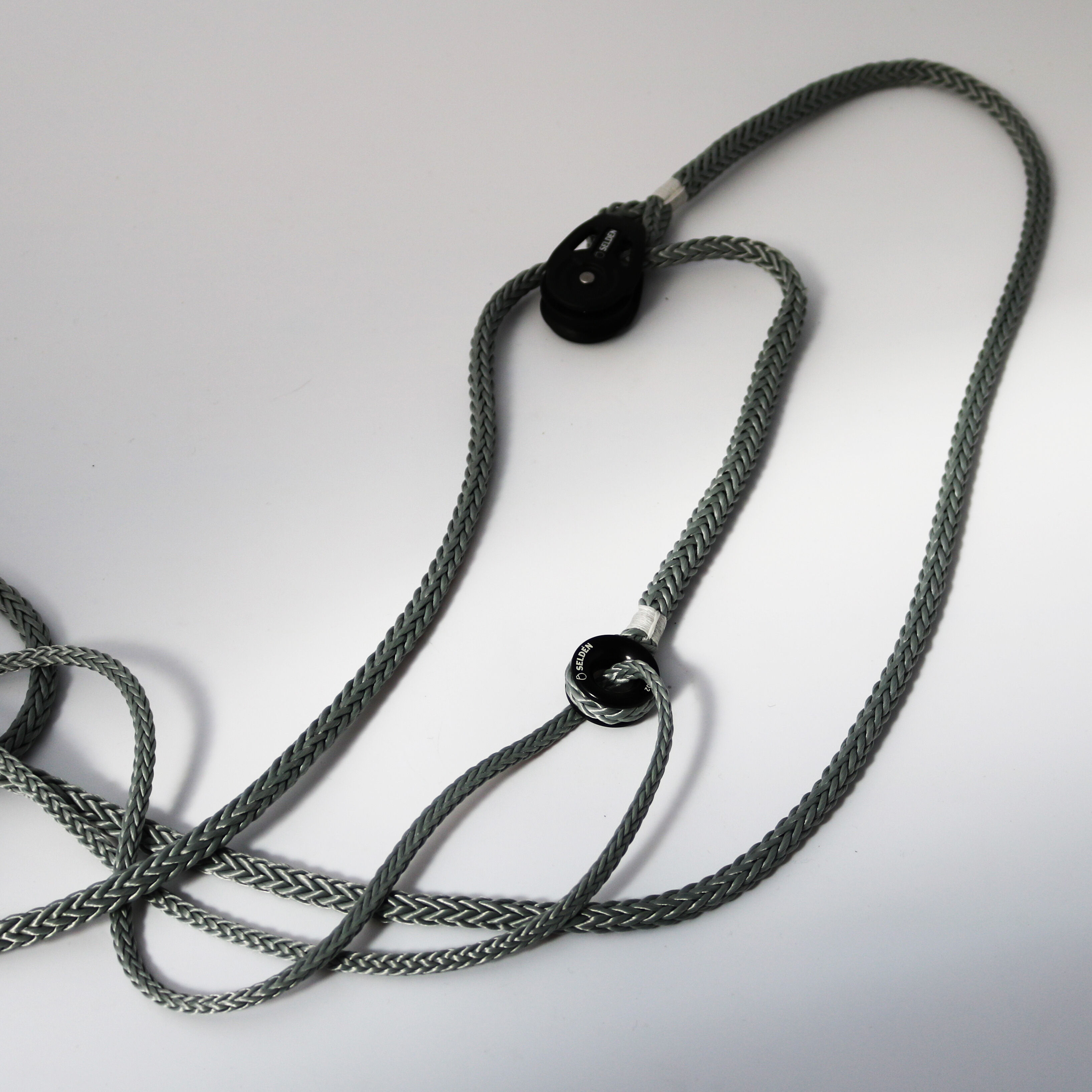 Liros Lazy Jack 4mm / 12-fach Hohlgeflochten - silber | Hamburger Tauwerk Fabrik – Beste Qualität seit 1901. Jetzt online kaufen