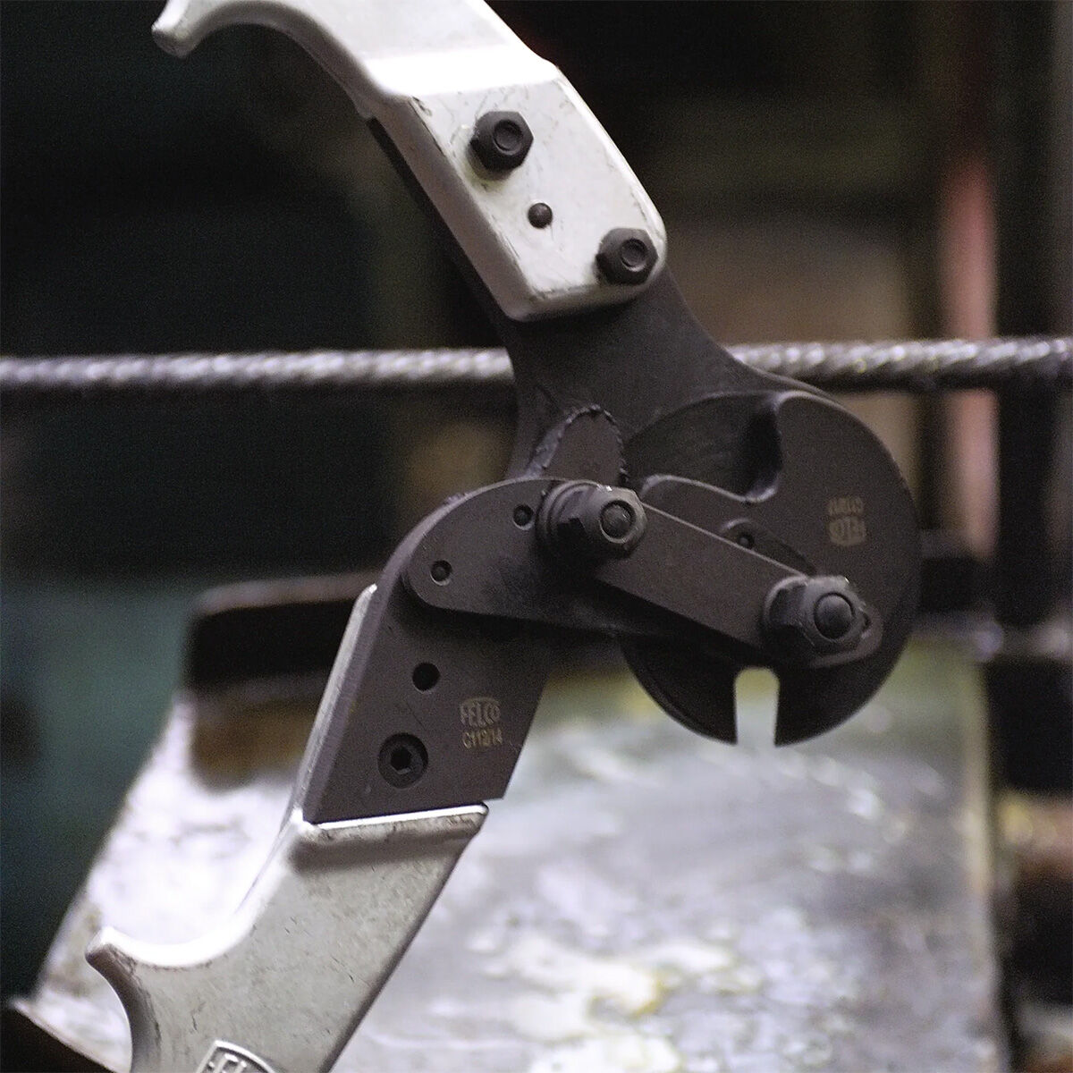 Felco C112 - Drahtseilschere bis 12mm Drahtseil / 730mm aus der Hamburger Tauwerk Fabrik - Est. 1901 ✓ Made in Germany ✓ Top Qualität ➤ Jetzt kaufen!