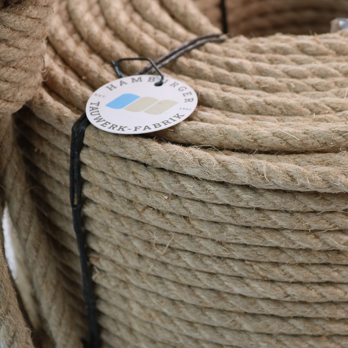 Hanf-Tauwerk geschlagen, naturfarben / 3,0 - 60mm ø Hanf-Tauwerk geschlagen, naturfarben / 3,0 - 60mm ø